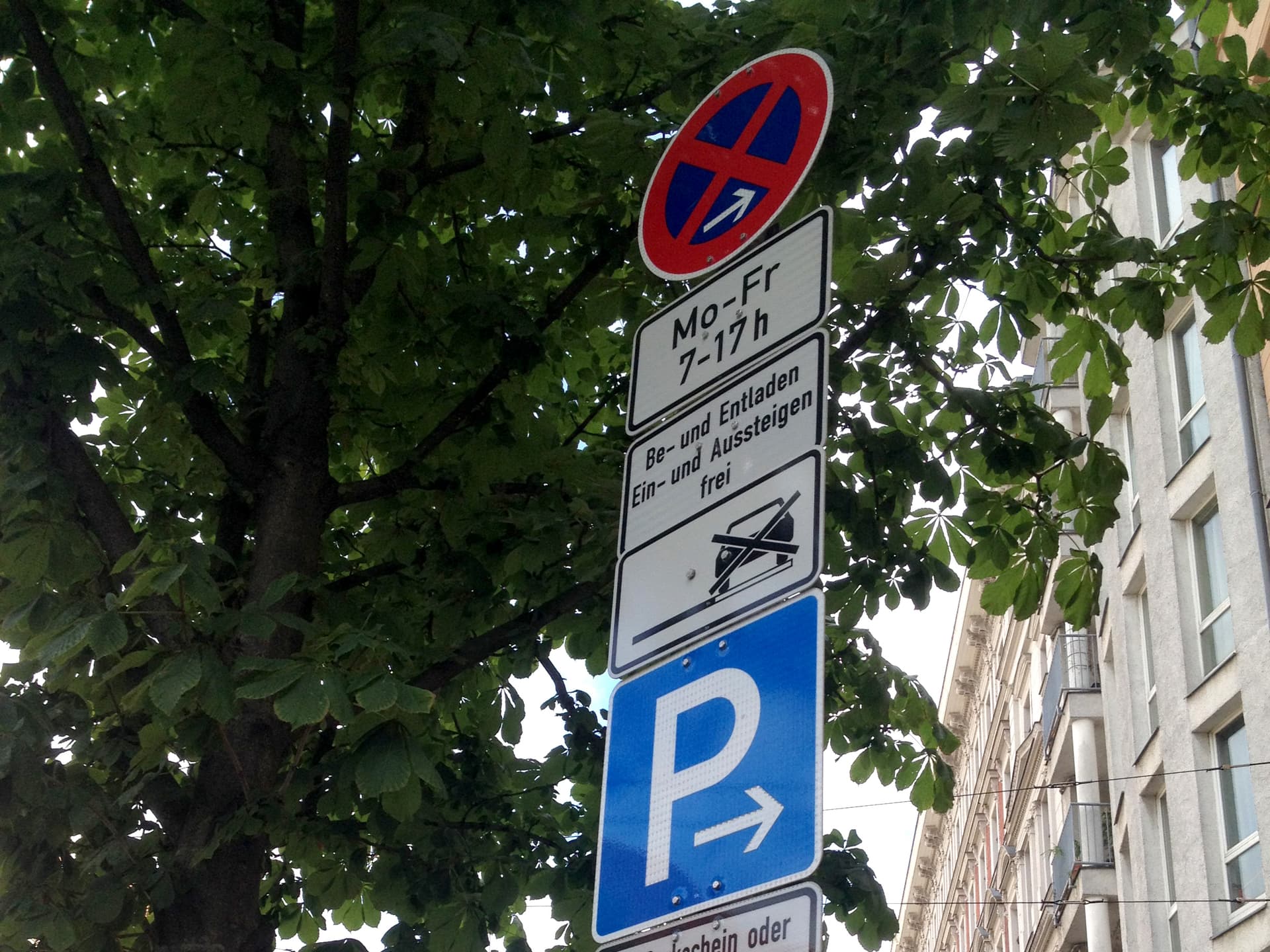 Halteverbotschilder: Sicherheit im Verkehr mit klaren Regeln