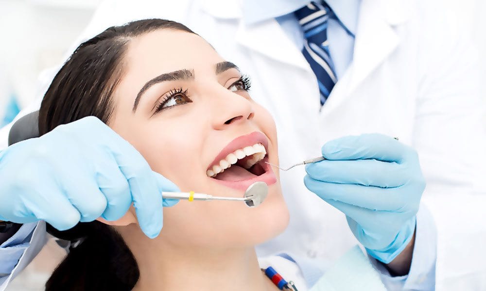 Zahnfleischbehandlungen vom Spezialisten: Zahnarzt Zürich bei Smile Again